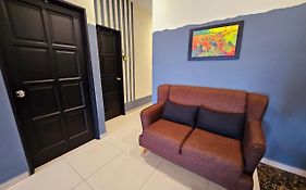 The Blue Guest House, Wifi, Free Parking, Aulong
